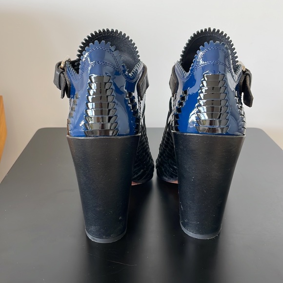 Proenza Schouler Black and Blue Woven Patent Leather Bootie Size 39 - Picture 4 of 9